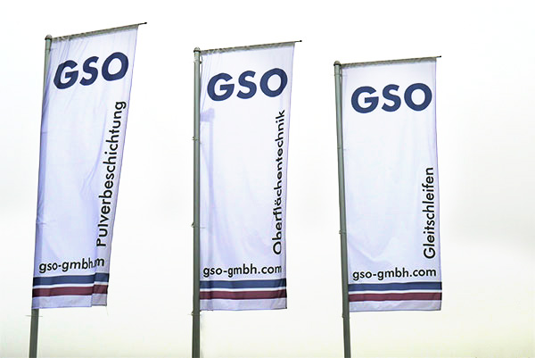 GSO-Flaggen - Pulverbeschichtung, Oberflächentechnik, Gleitschleifen Drei GSO Flaggen für Pulverbeschichtung, Oberflächentechnik, Gleitschleifen
