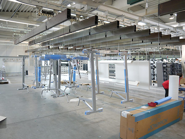 Halle mit Aufhängevorrichtung